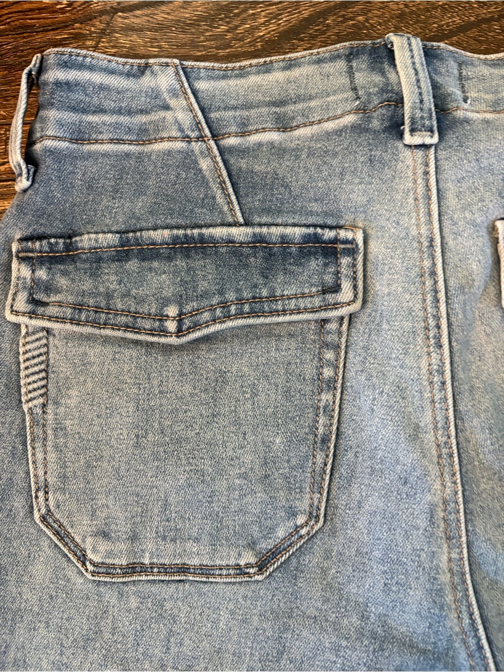 PAIGE Mayslie Denim Jogger Women 27 Light Wash Utility Patch Pockets - Picture 4 of 11